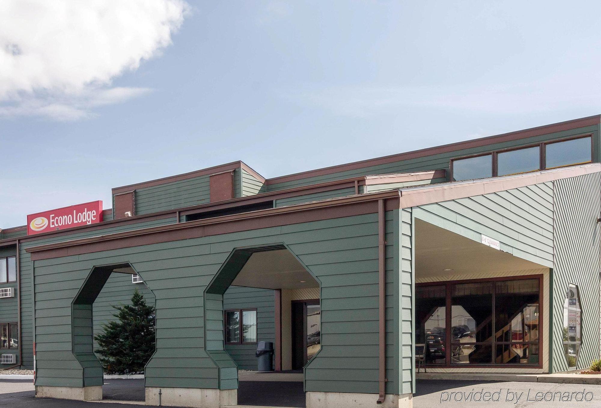 Econo Lodge Watertown Exterior foto